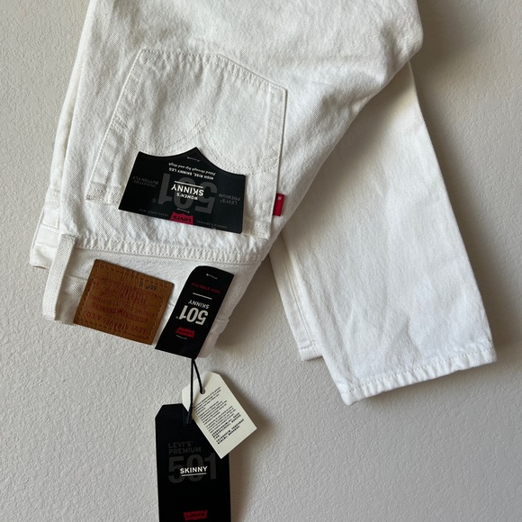 Levi’s - Picture 2 of 6